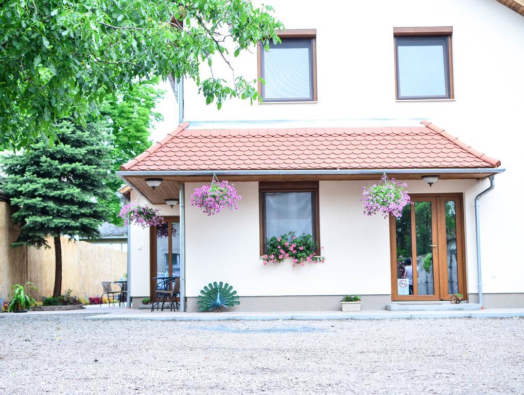 Pava Apartmanhaz Mako Bagian luar foto